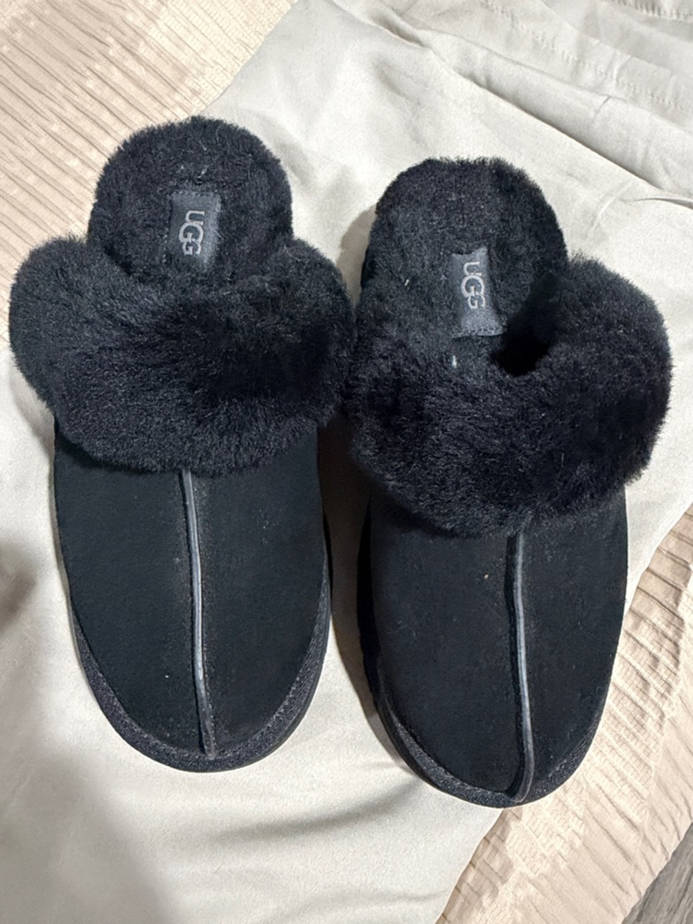 UGG Women’s Disquette Sheepskin slippers